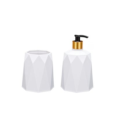 Набор аксессуаров для ванной комнаты Elif Plastik GEO, 2 пр., дозатор и стакан (белый)